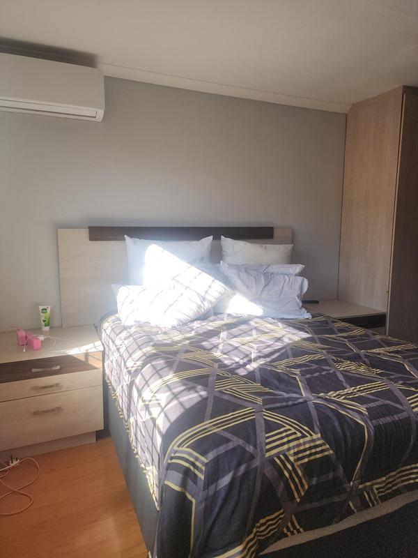 4 Bedroom Property for Sale in Pelikan Park Western Cape